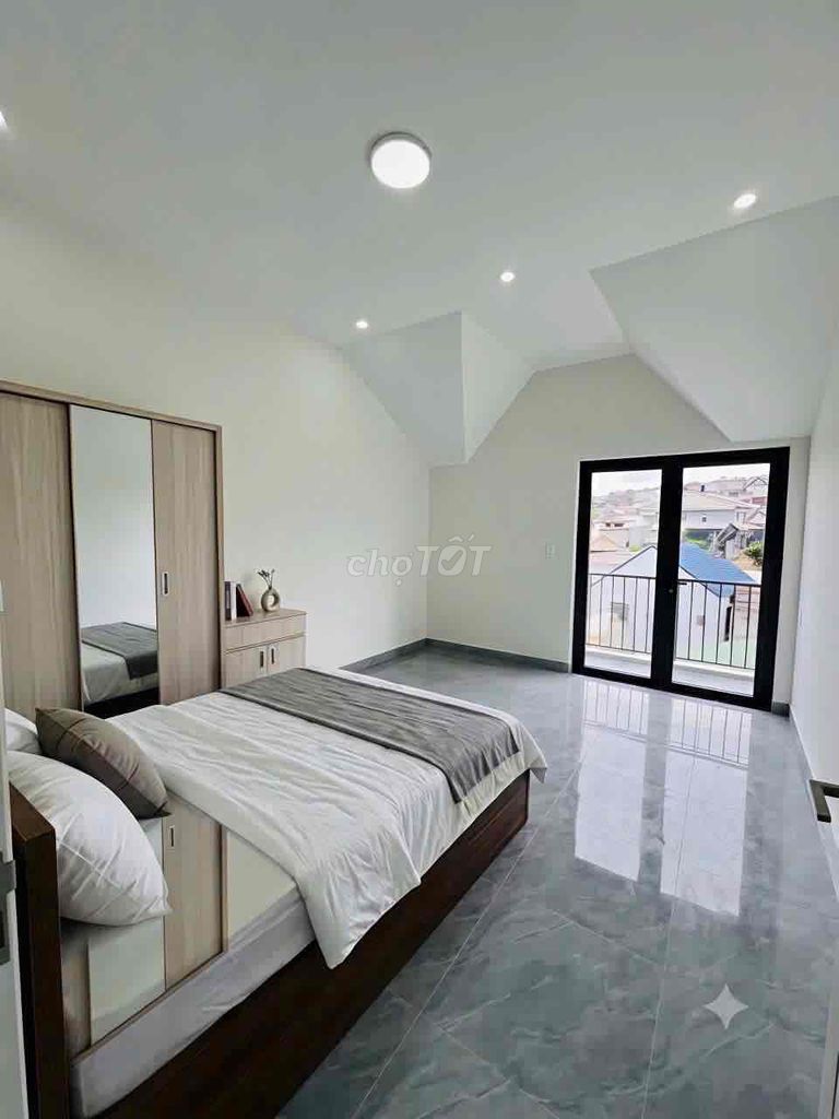 Красивый дом на улице Као Тханг, подъезд для машины, 85м², своя книга