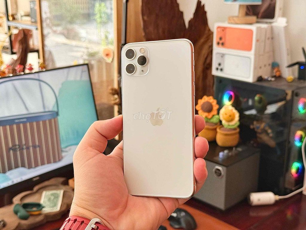 iPhone 11 Pro Max 64GB Trắng LL/A keng zin ốc. Mua bán Điện thoại tại Quận Ninh Kiều Cần Thơ được đăng bởi TRƯƠNG QUỲNH hình 1