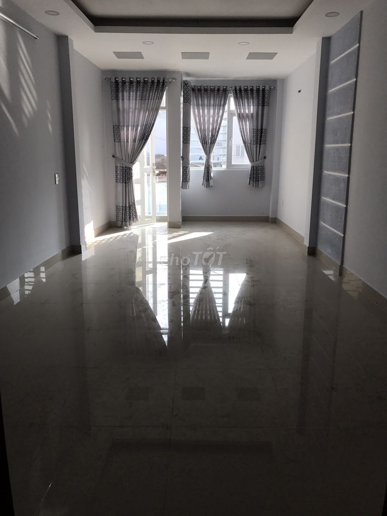 Cho thuê tầng 2  50m2 giá 6tr