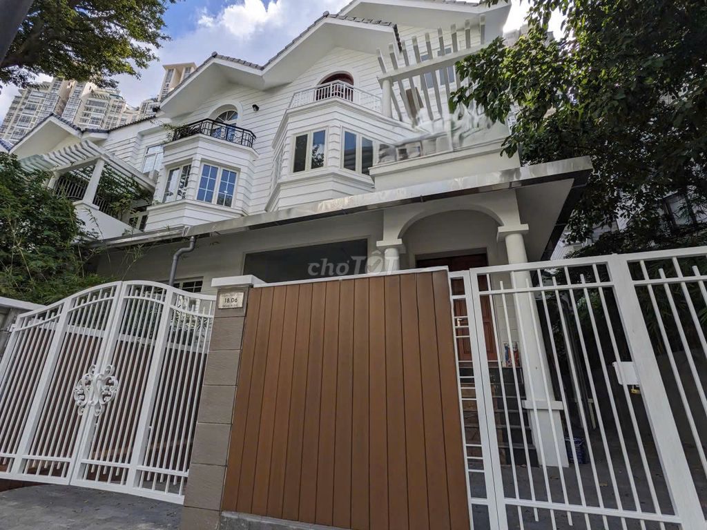 Cho thuê biệt thự 10x20 k Sài Gòn Pearl 92 Nguyễn Hữu Cảnh Bình Thạnh 