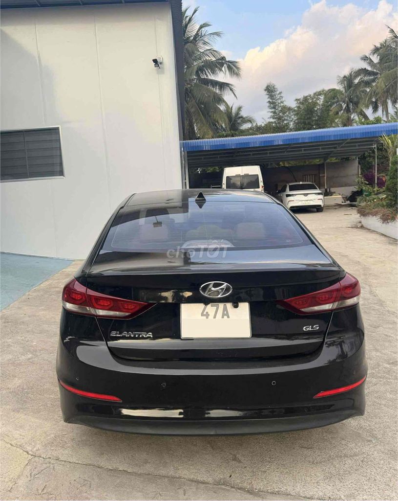 Hyundai Elantra 2019 1.6 MT - 134000 km. Mua bán Ô tô tại Huyện Ea Kar Đắk Lắk được đăng bởi Đỗ Sang hình 2