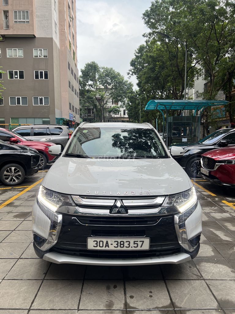 Mitsubishi Outlander 2.0 CVT 2019 Белый 55 000 км