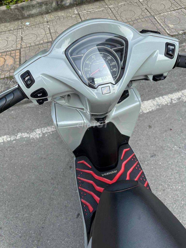 Honda Vision 2023 thể thao - 29H2-519.58. Mua bán Xe máy tại Quận Hoàng Mai Hà Nội được đăng bởi Xe Máy Quân Oanh  hình 5