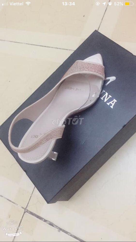 Sz 36,5 mua về mà đeo k vừa chưa đi lần nào