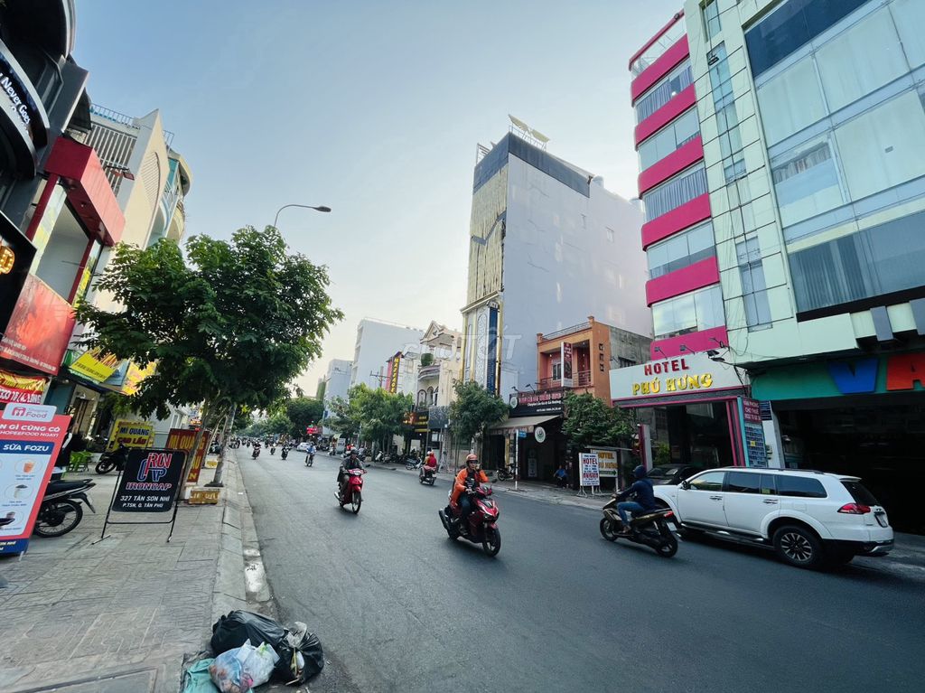 Bán tòa nhà mặt tiền kinh doanh đường Tân Sơn Nhì, 8mx21m,