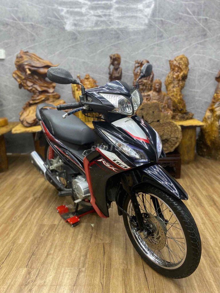 👉Wave rsx chính chủ biển SG dàn chân cứng, máy êm. Mua bán Xe máy tại Quận 7 Tp Hồ Chí Minh được đăng bởi Xe Cũ Hiếu CT hình 4