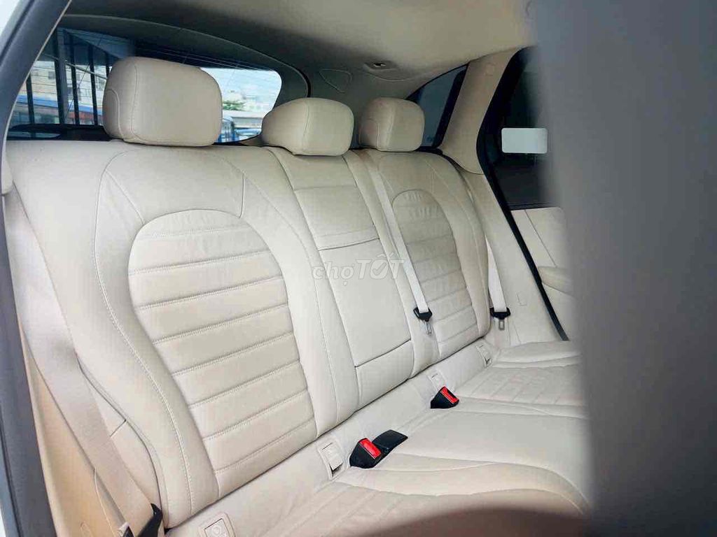Mercedes Benz GLC200 4MATIC 2020. Mua bán Ô tô tại Quận Tân Bình Tp Hồ Chí Minh được đăng bởi GREENWAY AUTO hình 4