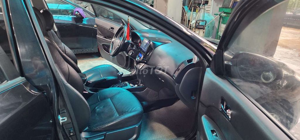 Hyundai i30 Đen 5 chỗ Số tự động. Mua bán Ô tô tại Quận Nam Từ Liêm Hà Nội được đăng bởi TIẾN DŨNG hình 7