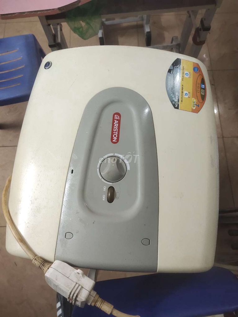 Bình nóng lạnh Ariston 30L. Mua bán Thiết bị vệ sinh, nhà tắm tại Quận Bắc Từ Liêm Hà Nội được đăng bởi Nguyễn Đại Nam hình 1