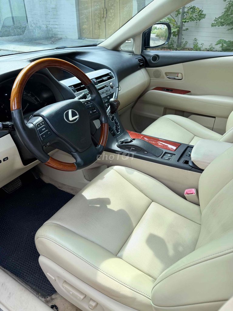Lexus RX 350 AWD Bản Full Kịch Model 2011 ✅. Mua bán Ô tô tại Thành phố Dĩ An Bình Dương được đăng bởi Nguyễn Sơn Auto hình 9