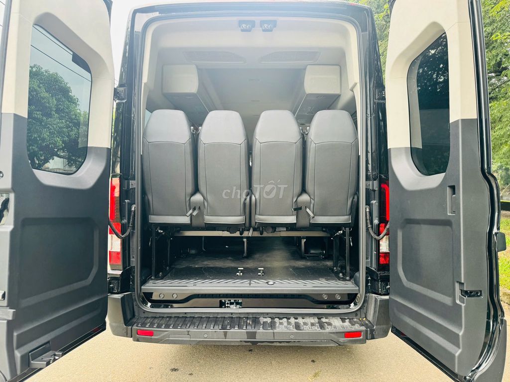 FORD TRANSIT PREMIUM 18C 2025. Mua bán Ô tô tại Quận 1 Tp Hồ Chí Minh được đăng bởi Ms Ly Bến Thành Ford hình 15