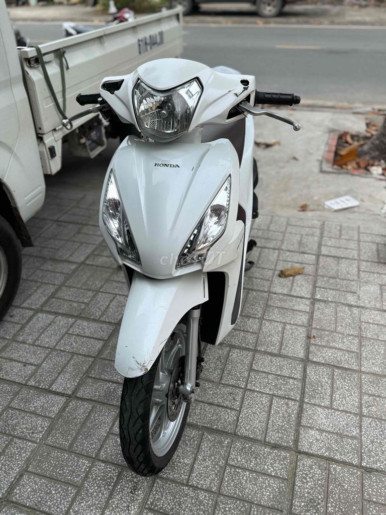 Honda Vision 2019 Trắng. Mua bán Xe máy tại Thành phố Thủ Dầu Một Bình Dương được đăng bởi hien pham hình 1