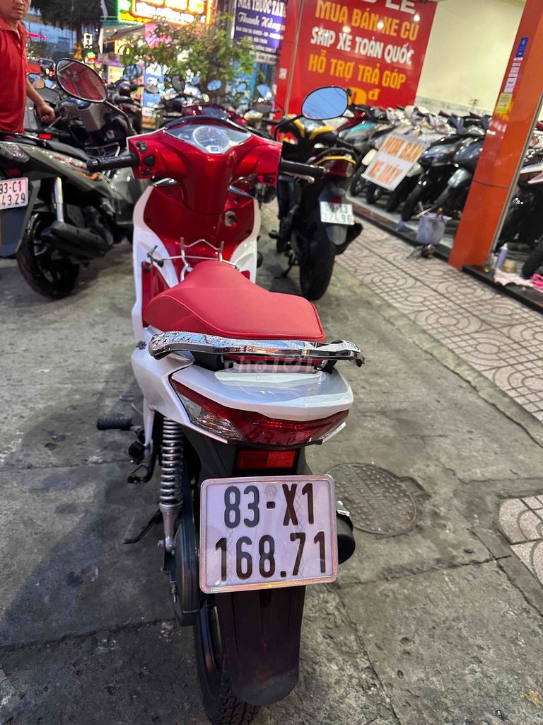 Honda Future Lead 2022 Trắng đỏ Đã sử dụng. Mua bán Xe máy tại Thành phố Dĩ An Bình Dương được đăng bởi CHị Hà hình 4