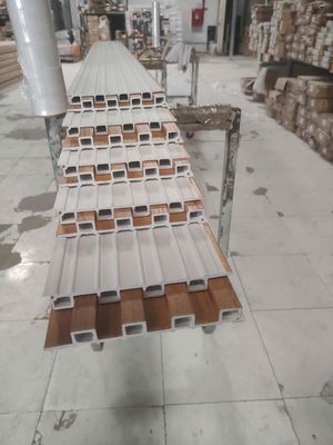 CẦN TUYỂN 2 BẠN PHỤ KHO TẤM ỐP NHỰA / LAM SÓNG