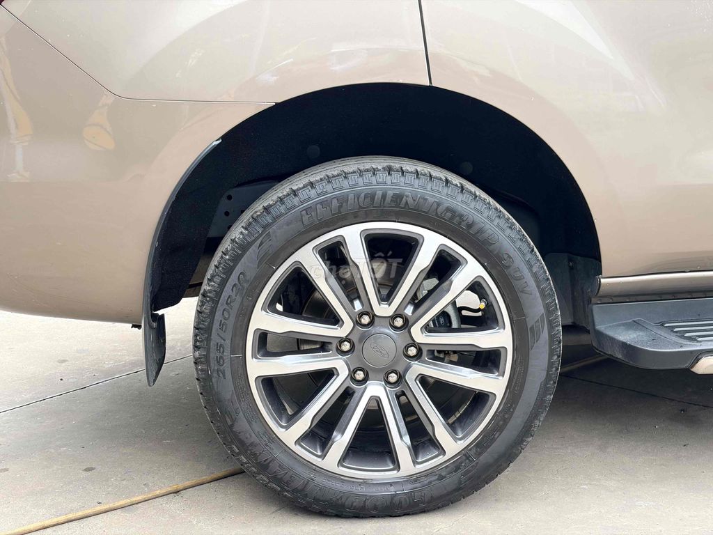 Ford Everest 2021 4x2 2.0 Titanium - 84000 km. Mua bán Ô tô tại Quận 3 Tp Hồ Chí Minh được đăng bởi Lâm Nhật hình 6