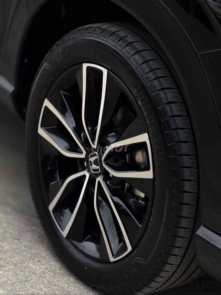 Honda HRV RS, KM: 50% Thuế trước bạ, BH, phụ kiện. Mua bán Ô tô tại Quận 7 Tp Hồ Chí Minh được đăng bởi Honda Ôtô Quận 7 hình 4