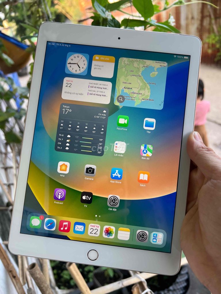 ipad gen 5 dung lượng cao 128gb xài sim pin 93%. Mua bán Máy tính bảng tại Quận Bình Tân Tp Hồ Chí Minh được đăng bởi Tùng Linh Tinh hình 1