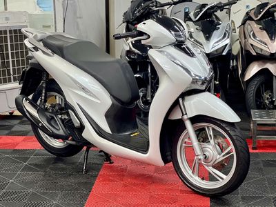 💥Honda Sh125i ABS 2022 BSTP 9 chủ ký giấy-MàuTrắng. Mua bán Xe máy tại Thành phố Thủ Đức Tp Hồ Chí Minh được đăng bởi XE MÁY THỦ ĐỨC hình 1