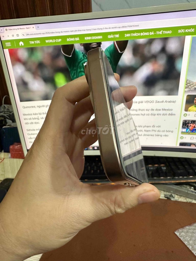 Apple iPhone 16Pro Max 256GB Gold Mất Face ID. Mua bán Điện thoại tại Quận Lê Chân Hải Phòng được đăng bởi hoang anh hình 1