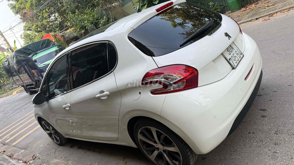 Peugeot 208 2015 1.6L AT - 85632 km. Mua bán Ô tô tại Huyện Đông Anh Hà Nội được đăng bởi thành hải mua bán điện thoại cũ hình 5