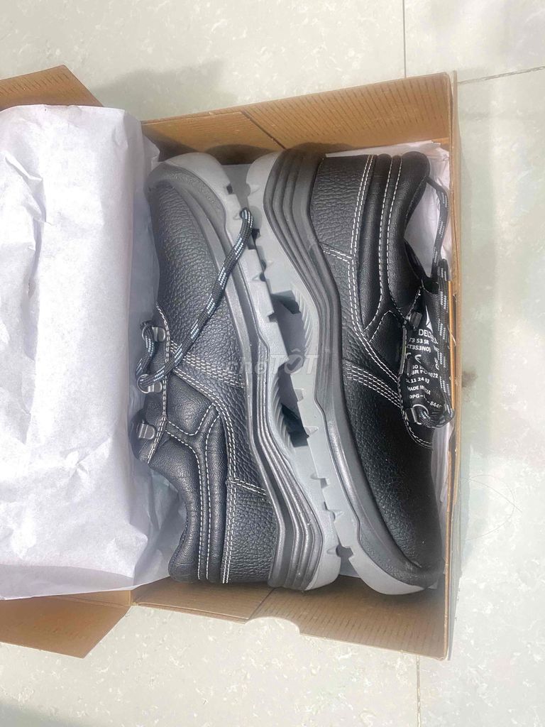 Giày bảo hộ DELTAPLUS Nam Đen size 39. Mua bán Giày dép tại Thị xã Tân Uyên Bình Dương được đăng bởi Tran Quoc Qui hình 1