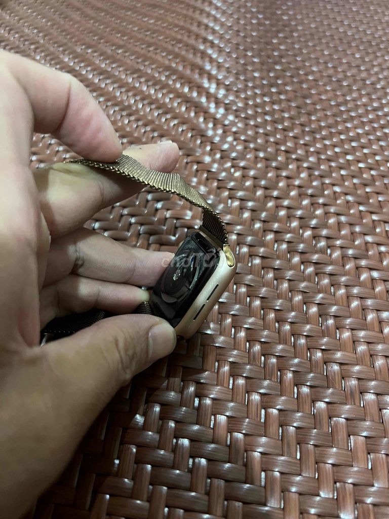 Apple Watch Series 4 Vàng đồng. Mua bán Thiết bị đeo thông minh tại Quận Nam Từ Liêm Hà Nội được đăng bởi Phi Nguyen hình 1