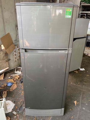 tủ lạnh Sharp 180L còn mới bao ship có bh. Mua bán Tủ lạnh tại Quận 8 Tp Hồ Chí Minh được đăng bởi Sản Phẩm Tốt