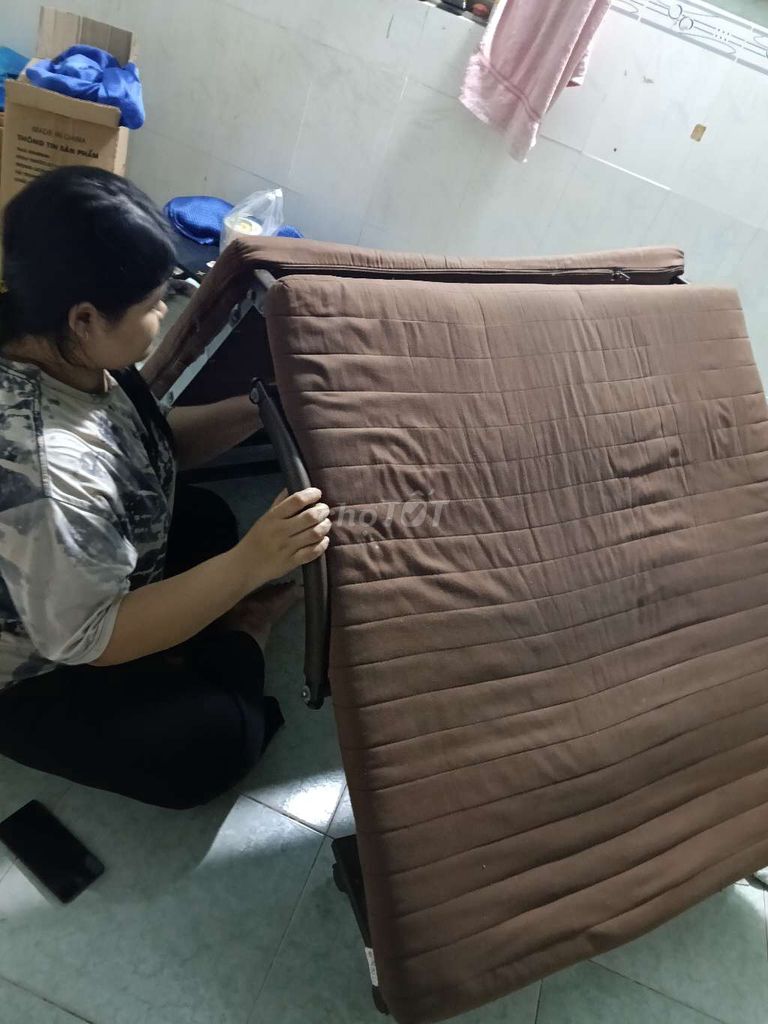 Giường gấp Nệm màu Nâu. Mua bán Giường, chăn ga gối nệm tại Quận Tân Phú Tp Hồ Chí Minh được đăng bởi Thanh Phong hình 1