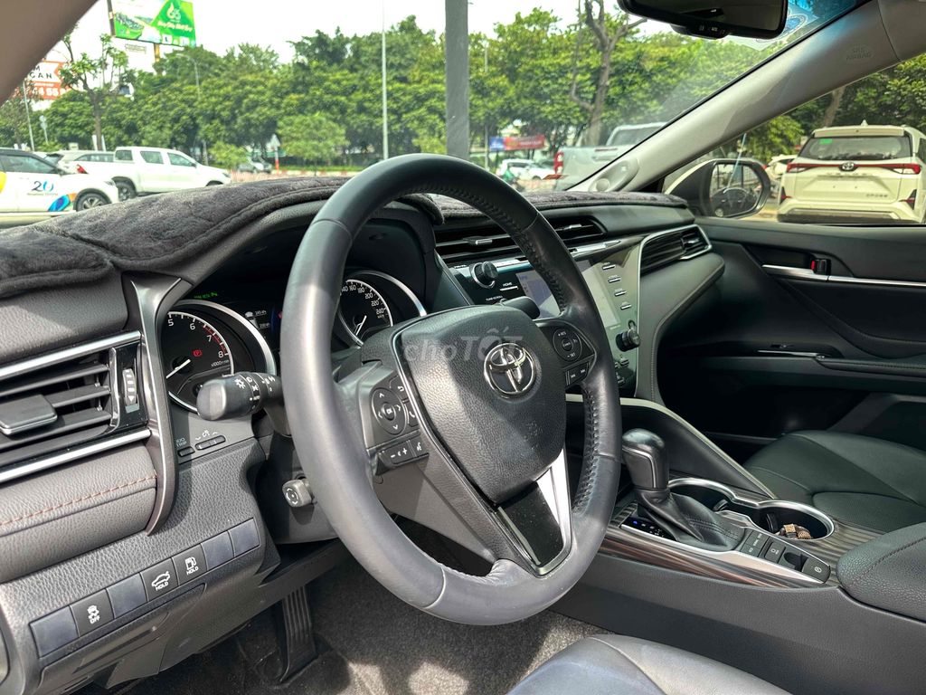 Toyota Camry 2019 2.5Q -xe Hãng BH 1 năm đẹp. Mua bán Ô tô tại Quận Bình Thạnh Tp Hồ Chí Minh được đăng bởi phuongneo hình 15