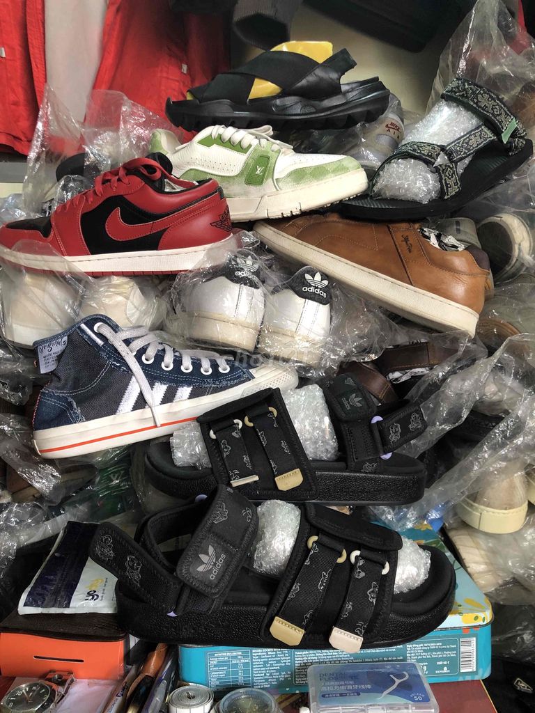 Dép sandal Adidas Nam Đen size 40. Mua bán Giày dép tại Huyện An Dương Hải Phòng được đăng bởi Tu Tang Quang hình 1