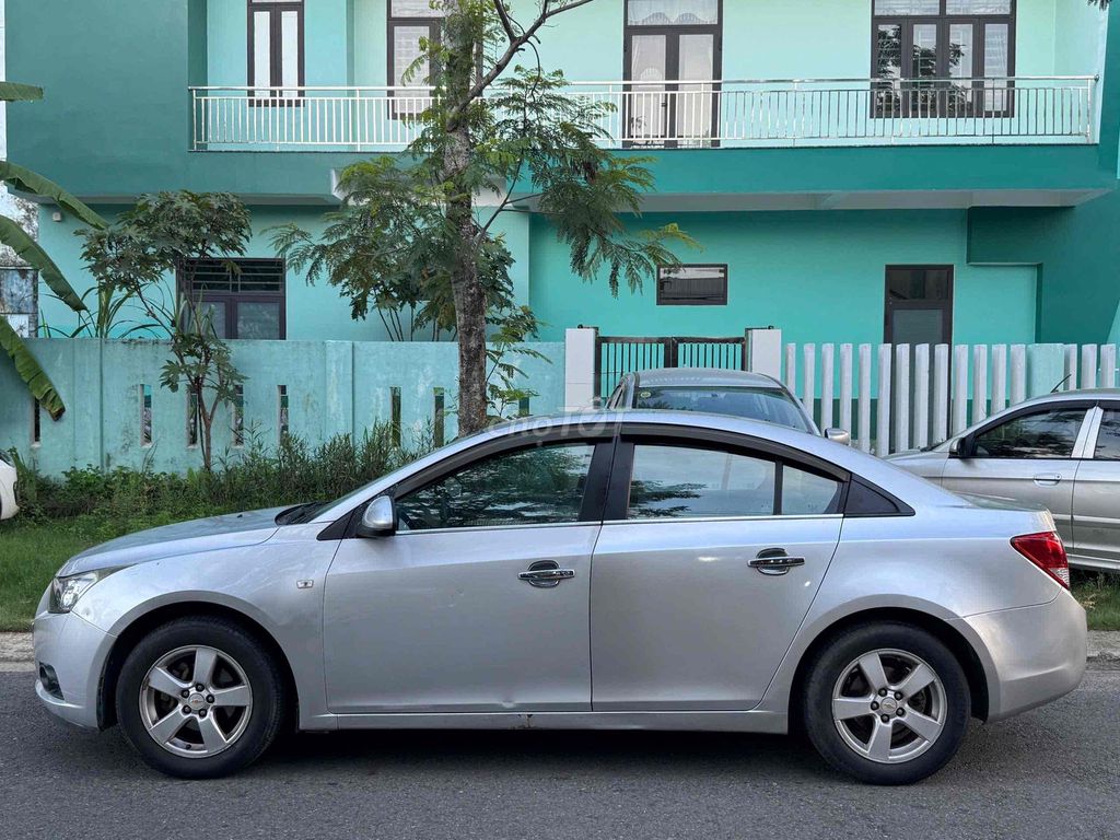 Chevrolet Cruze 1.8 Автомат 2013 Серебристый