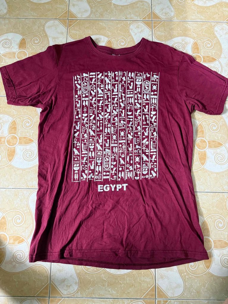 Áo thun Kleopatra Empire Cotton Đỏ đô XL. Mua bán Quần áo tại Quận Hoàn Kiếm Hà Nội được đăng bởi Nguyên Minh hình 1