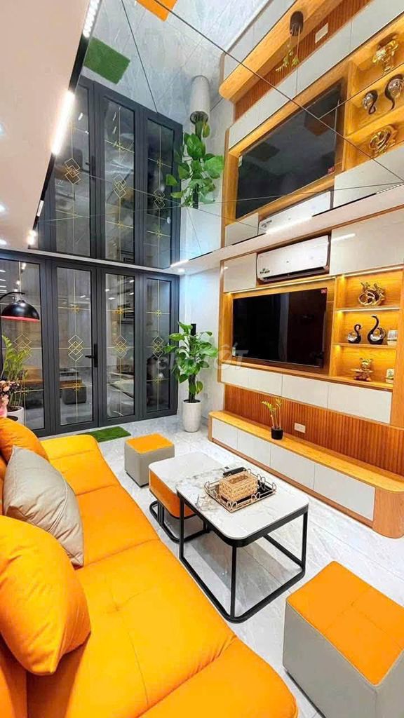 Cho thuê nhà thang máy Hoàng Hoa Thám, Ba Đình - 3PN đủ đồ