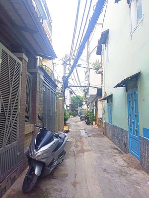 Nhà phố 32 m² · 3 PN · Đường Phú Thọ Hoà