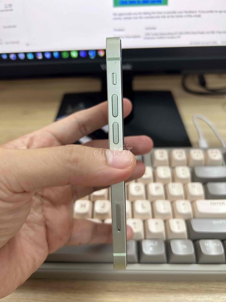 Apple iPhone 12 mini Xanh lá bị treo. Mua bán Điện thoại tại Quận 8 Tp Hồ Chí Minh được đăng bởi Lê Bảo hình 1