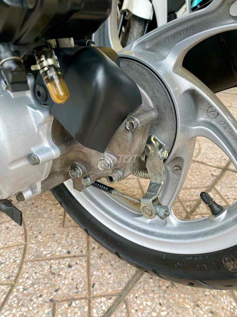 Honda Vision 2019 Đỏ 8000 km. Mua bán Xe máy tại Quận Ninh Kiều Cần Thơ được đăng bởi CHXM Tân Liên Hưng 2 hình 8