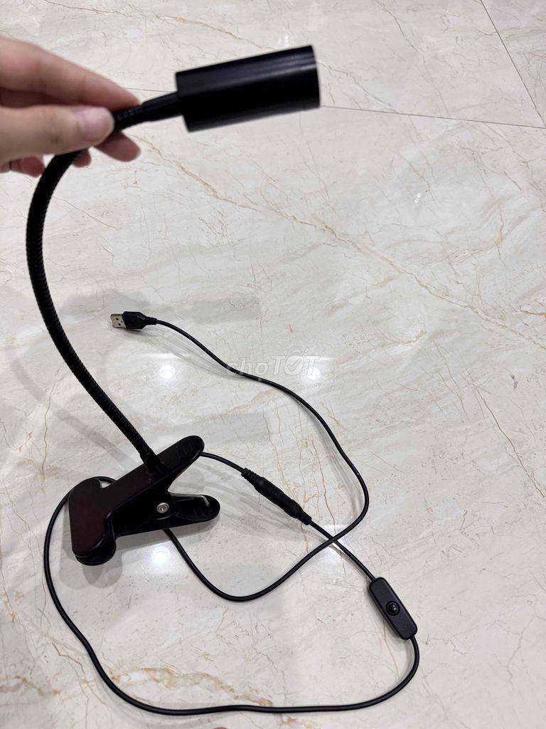 Đèn đọc sách Đen Nhựa Kẹp bàn USB. Mua bán Đèn tại Quận 7 Tp Hồ Chí Minh được đăng bởi Lilia hình 1