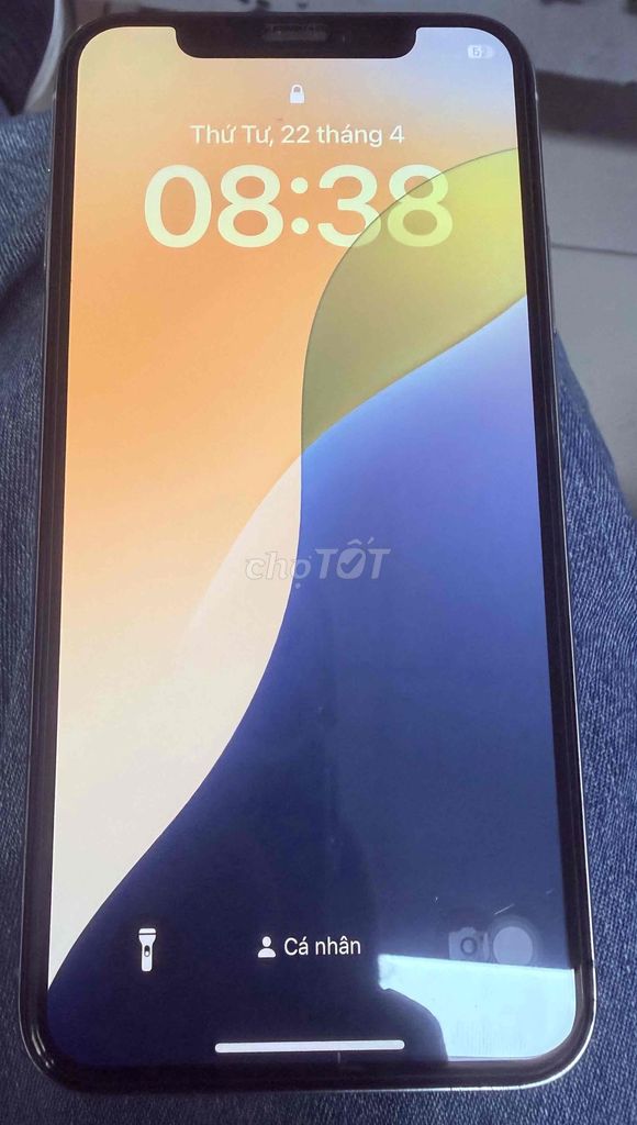 Apple iPhone Xs 64GB Trắng Đã sử dụng. Mua bán Điện thoại tại Thành phố Thủ Dầu Một Bình Dương được đăng bởi Quách Diễm Huệ hình 1