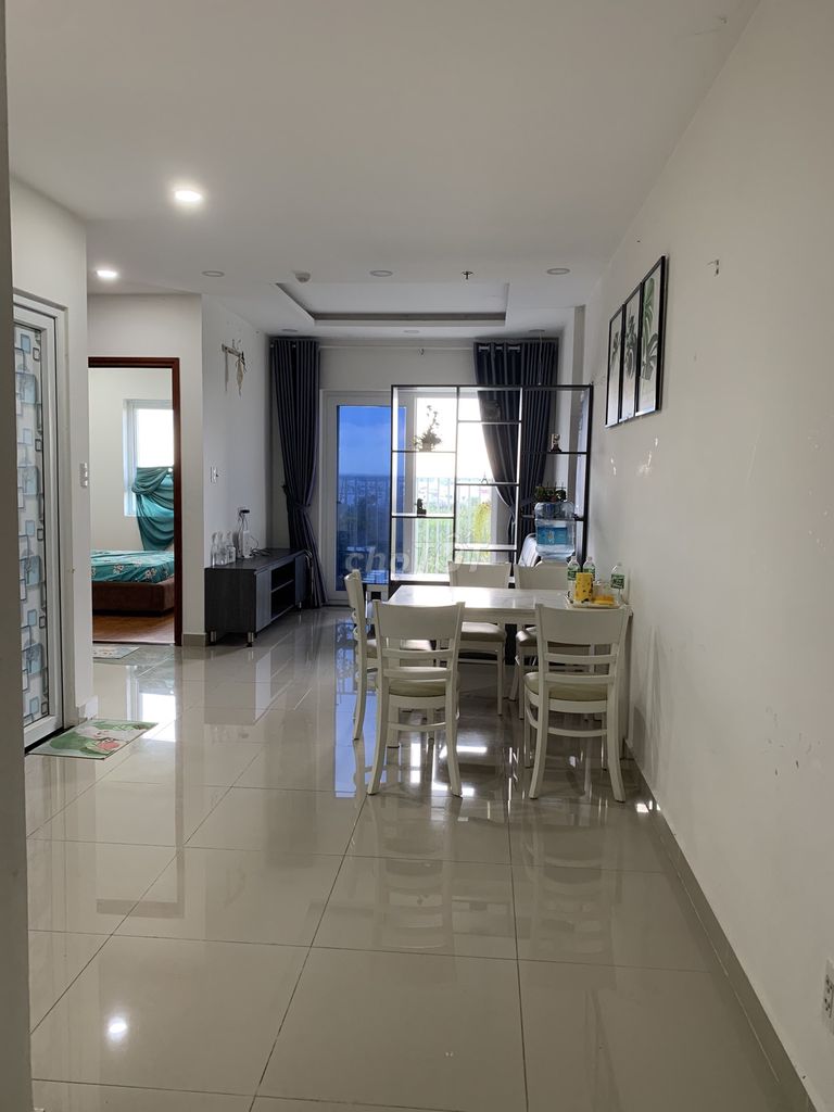 CC Orchid Park, căn góc 2pn-2wc giá 7tr/tháng, có một số nội thất