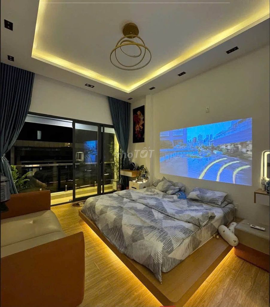 Дом Le Hong Phong Q10, 4x12, 3 этажа, HXH, полностью меблирован