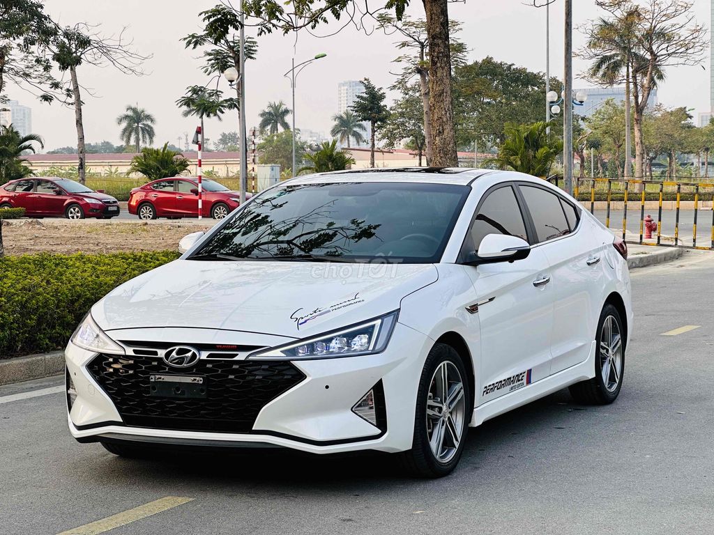 Hyundai Elantra 2021 1.6 AT Sport - 68000 km