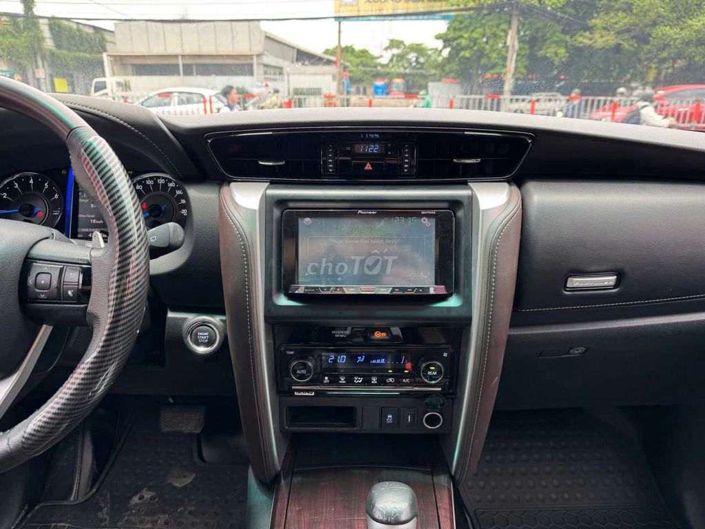 Toyota Fortuner 2017 2.7V 4x2, màu trắng,43.000 km. Mua bán Ô tô tại Quận Bình Tân Tp Hồ Chí Minh được đăng bởi Son Do hình 9
