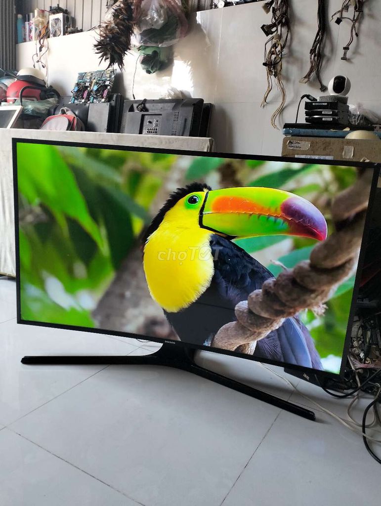 Tivi màng hình cong 43in Samsung chuẩn 4k