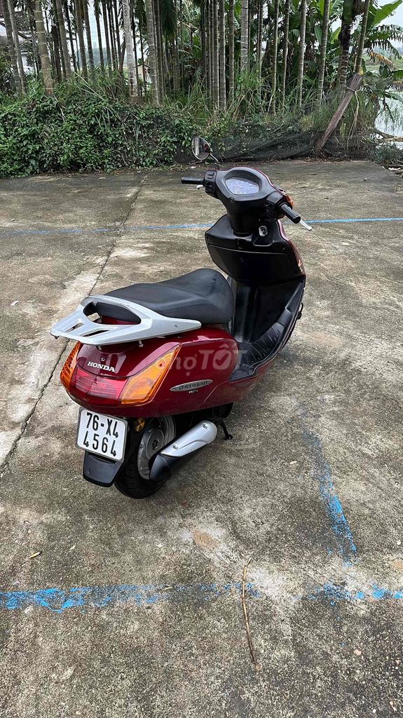 Xe sạch sẽ máy móc êm ru chạy nhẹ nhàng ngọt ngào. Mua bán Xe máy tại Huyện Sơn Tịnh Quảng Ngãi được đăng bởi Tấn phát   hình 5