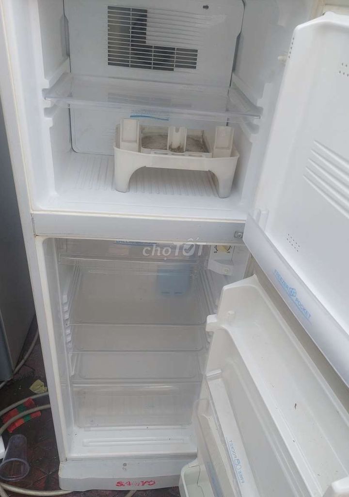 Tủ lạnh Sanyo 150 lít không bám tuyết