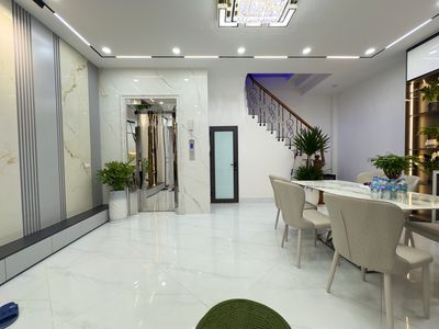 Nhà Lô góc đầu Phố Tam Trinh-Cầu Mai Động. MB40m2*5T thang Máy, MT6.2m