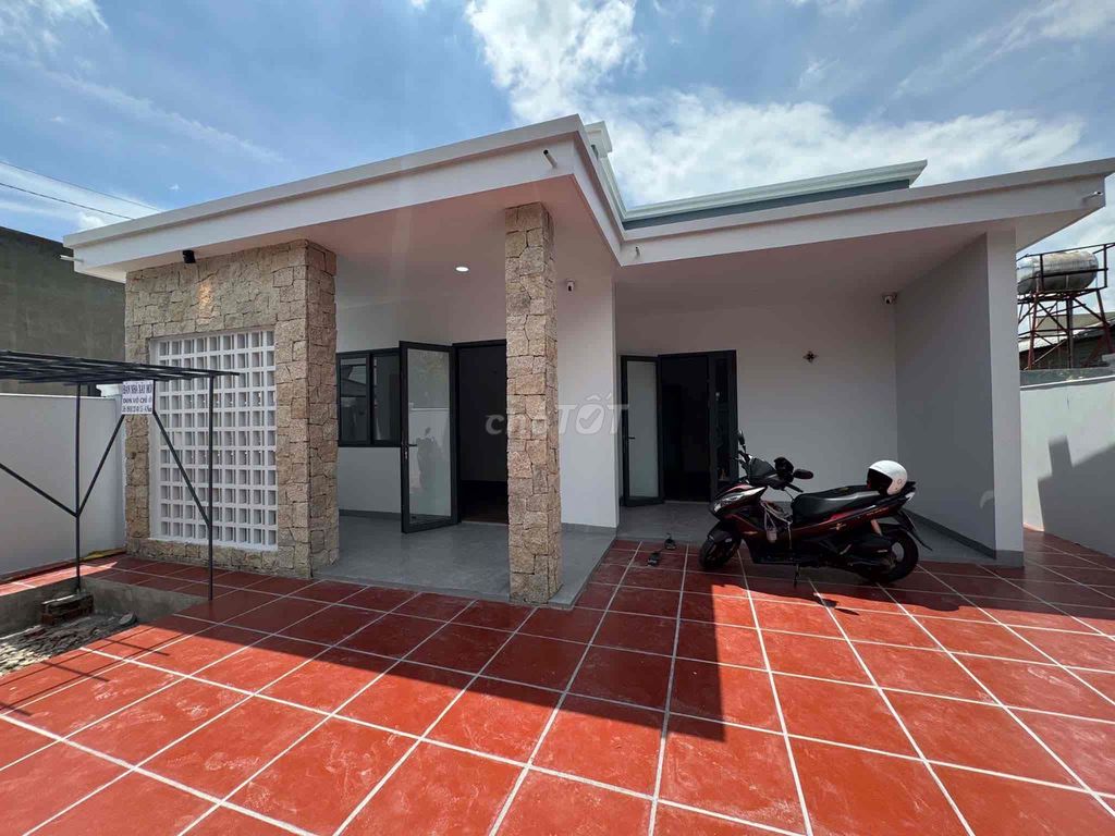 BÁN GẤP NHÀ MỚI MẶT TIỀN CHÂU VĂN BIẾT GẦN BIỂN PHƯỚC HẢI - TT ĐẤT ĐỎ