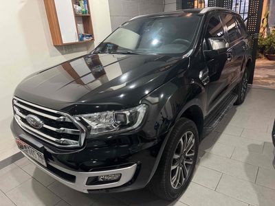 Everest Titanium 2019 nhập 2 ghế điện cốp điện