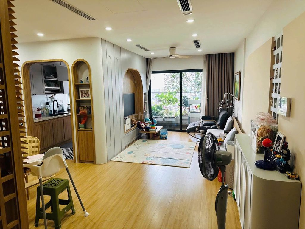 Продается 3-комнатная квартира с видом на озеро Йен До в Feliz Homes