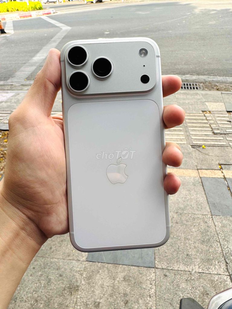 Apple iPhone 17 Pro Max 256GB Bạc 99%. Mua bán Điện thoại tại Thành phố Vũng Tàu Bà Rịa - Vũng Tàu được đăng bởi Quốc Hưng hình 1